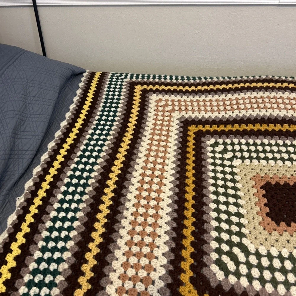 Vintage Handmade Crochet Granny Square Afghan Throw Blanket 63 x‎ 63 Earth Tone